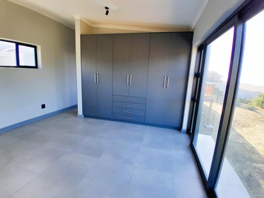 4 Bedroom Property for Sale in Whale Rock Western Cape
